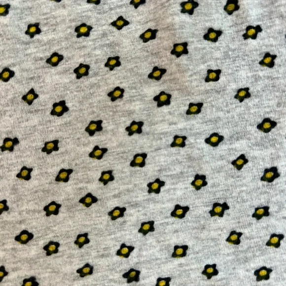 LOFT | Gray Mini Flower Daisy Pattern Flutter Sleeves Women's Top (L) - Picture 3 of 7